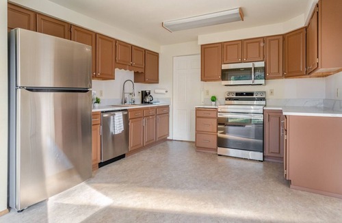 East Lake Hills House | Beautiful, Cozy, Spacious 3BD/2BA Family Home in Bellevue