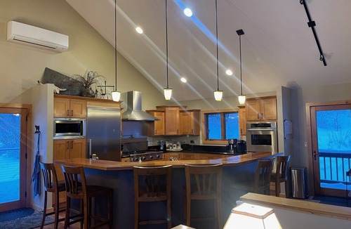 Alpine House | Beautiful Mountain Home. 5 Bedroom, 4 bath