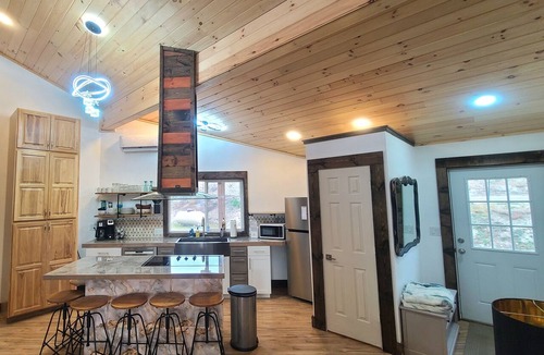 Stevensville House | Beautiful mountain view retreat family friendly