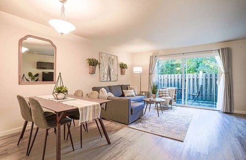 Lake Hills Condo | Bellevue's townhome btw T-mobile & Microsoft HQ
