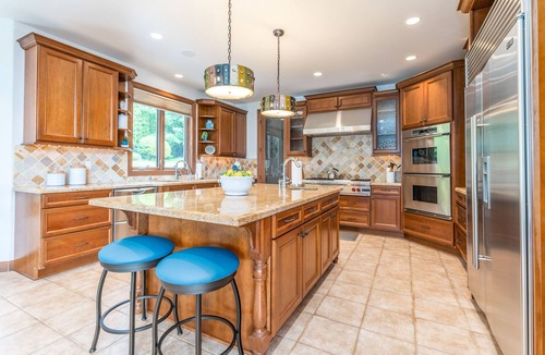 Manson House | Bennett Beach Estate Waterfront Hawaii in WA with 134' of white sandy beach!