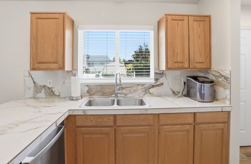 Roy House | Best Location Private Home w Spa+Gazebo+Huge Full Fenced Yard+Pets Ok+Fiber Wifi