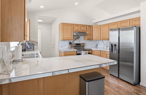 Roy House | Best Location Private Home w Spa+Gazebo+Huge Full Fenced Yard+Pets Ok+Fiber Wifi