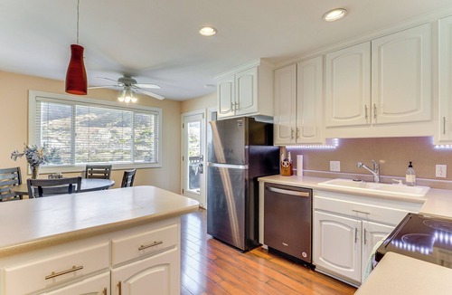 Cottonwood Heights House | Big Space, Bigger View! Cottonwood Canyon Retreat