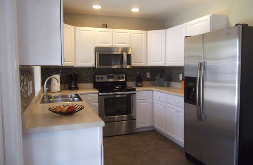Naples Park House | Bike to beach! Heated pool, pet-friendly. Summer 2026 sale!