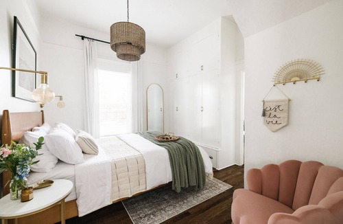 Depot Bench House | Blossom Bungalow * Bright & airy hidden gem *