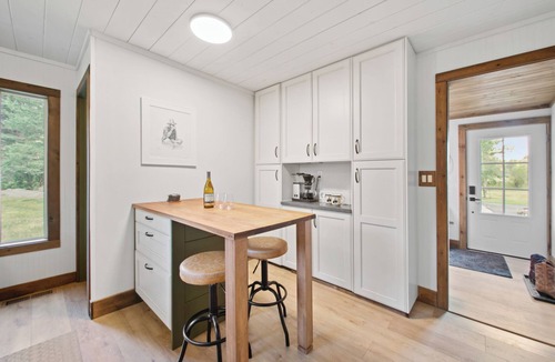 Livingston House | Blue Ribbon Bend - On the Banks of the Yellowstone River