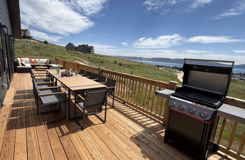 Garden City House | BlueBear Lodge: Bear Lake Family & Pet Friendly Retreat, Hot Tub, Sleeps 12