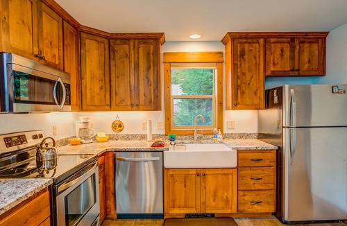 West Yellowstone House | Boundary Basecamp Unit A | Walk to Yellowstone