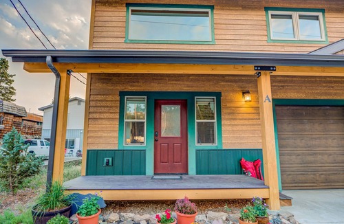 West Yellowstone House | Boundary Basecamp Unit A | Walk to Yellowstone