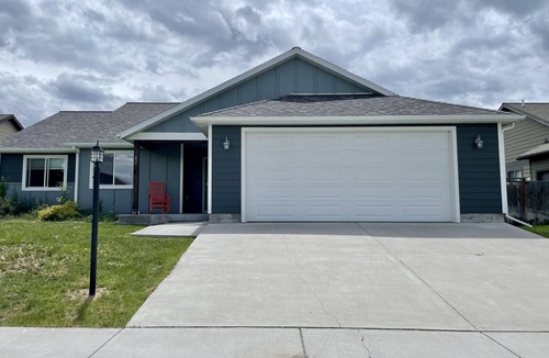 Four Corners House | Bozeman Home Base~Perfect for YOUR Winter Holiday~Spacious 3 Bedroom Home