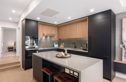 Vancouver South House | Brand New Award Winning Townhouse|3BR|Van West|Skytrain|12 min to Airport & DT