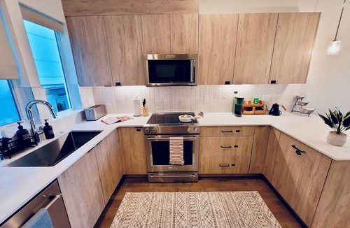 North Queen Anne House | Brand New, Luxe & Bright Gem: Prime Location - Queen Anne, Roof Deck, Views