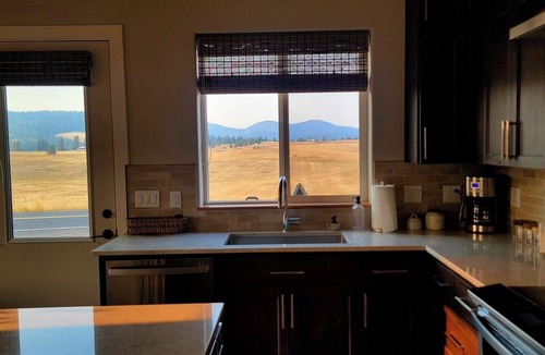 Worley House | Brand New Luxury Barndominium close to Lake Coeur d'Alene Sun Up Bay
