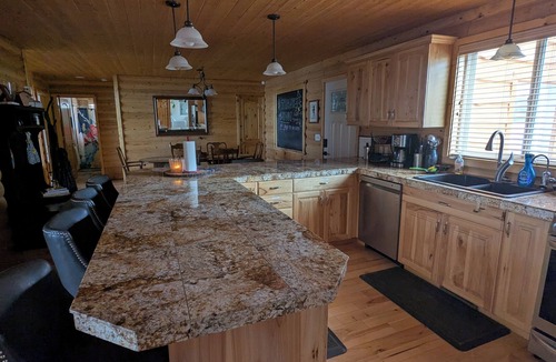 Dingle House | Breathtaking Bear Lake Sunset Views