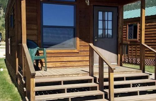 West Yellowstone Cabin | Breathtaking Cabin Fire Pit Provided Close to West Yellowstone, Montana