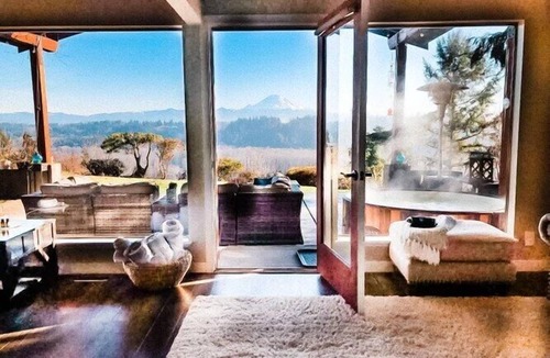 Auburn House | Breathtaking Mt Rainier & Cascade Views, Whole House-Hot Tub/FirePit/Pool Table