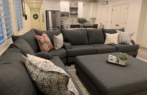 Highland House | Bright & Beautiful 3 Bedroom Basement Apartment