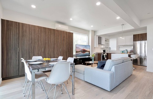 North Queen Anne House | Bright Modern 4B3B Townhome with Roof Top & LakeView