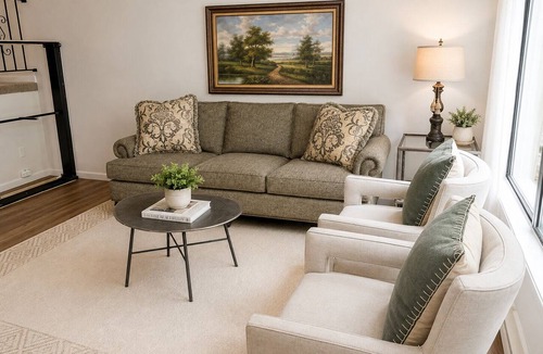 Wilsonville House | Bright & Stylish 3BR Wilsonville Townhome Near Parks, Dining & Wine Country