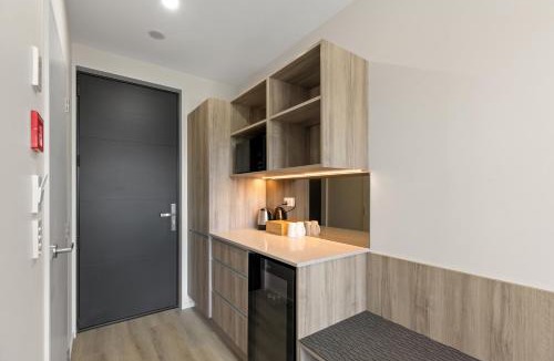 Rolleston Hotel | Brookside Motel