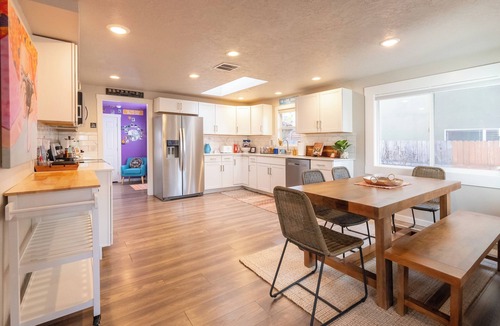 South Boise Village House | BSU Parents’ Fav! Great Location-Close to BSU & Downtown, 5 mins to Airport!