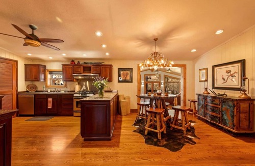 Banner House | Bunkhouse — Ranch Estate, Private Pond, Story WY