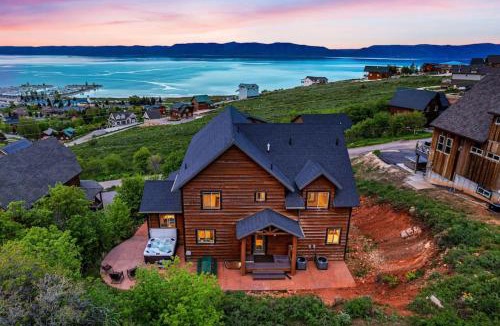 Harbor Village House | Burly Bear