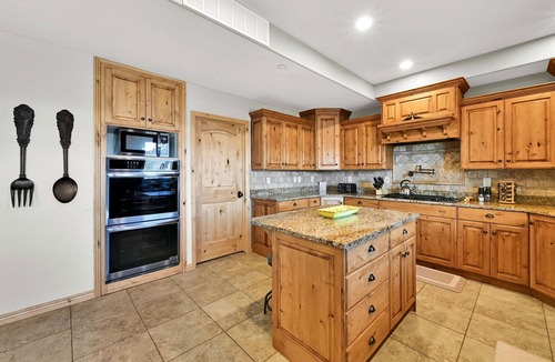 Wolf Creek Condo | C704 Snowcat Outpost | 3BR Eden | Hot Tub & Views