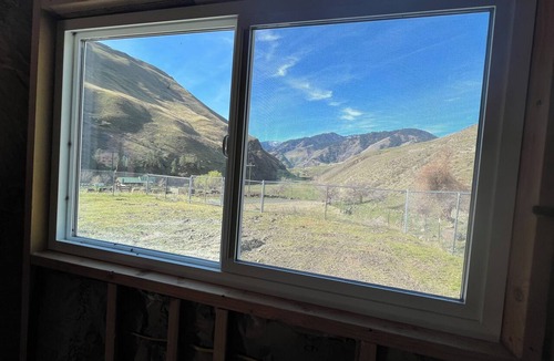 Riggins Cabin | Cabin by the creek at Rapid River in Riggins, Idaho