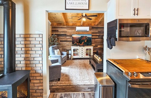 Tamarack Resort House | Cabin by the lake with AC & trailer parking