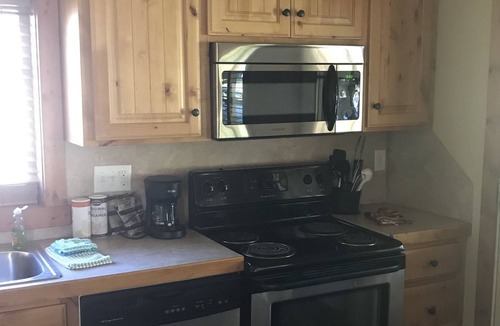 Heise Cabin | Cabin by the South Fork of the Snake River- Sleeps 4 Fishing, skiing, MTN Biking