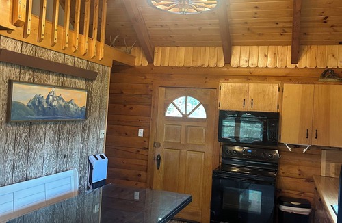 Star Valley Ranch Cabin | Cabin getaway 1-Hour from Jackson Hole, Golfing, Fishing, Palisades, Yellowstone