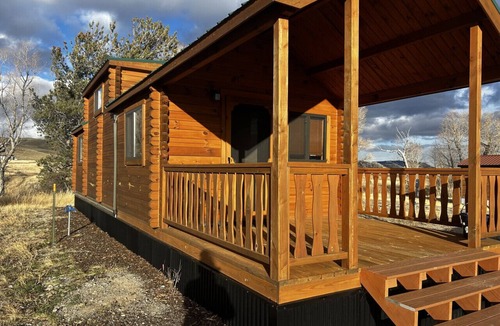 Livingston House | Cabin Retreat - 10 minutes from Downtown Livingston! 1hr to YNP!