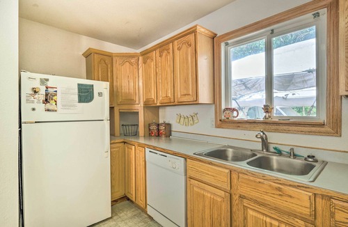 Caldwell House | Caldwell Country Home on Quiet Acreage