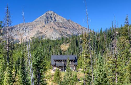 Spanish Peaks House | Camp Arrowhead Cabin