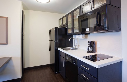 Dickinson Hotel | Candlewood Suites Dickinson ND by IHG