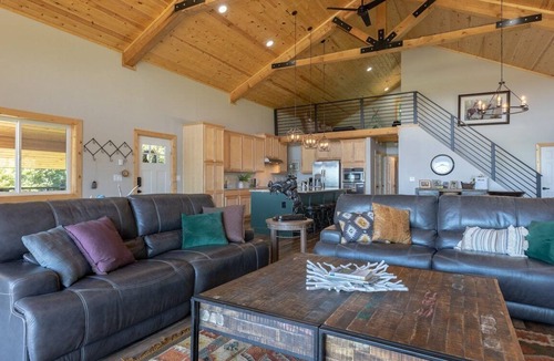 Star Valley Ranch House | Canyon Pines Retreat on Golf Course - Hot Tub