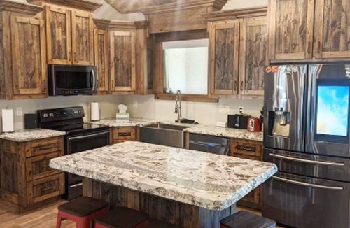 Ashton Cabin | Cave Falls Family Hideaway - Sleeps 12 -Hot Tub -Newer -Yellowstone and Tetons