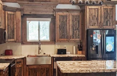 Ashton Cabin | Cave Falls Family Hideaway - Sleeps 12 -Hot Tub -Newer -Yellowstone and Tetons