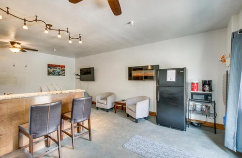 Lava Hot Springs Apartment | Central Lava Hot Springs Studio w/Deck & Views!