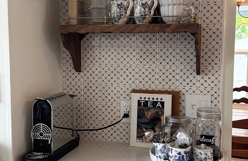 Veterans Park Cottage | Charming 1940 Cottage, Newly Renovated, Comfortable and Impeccably Decorated.