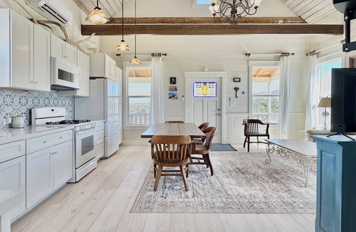 Humboldt County Cottage | Charming 2-bedroom Converted Schoolhouse with AC in Paradise Valley