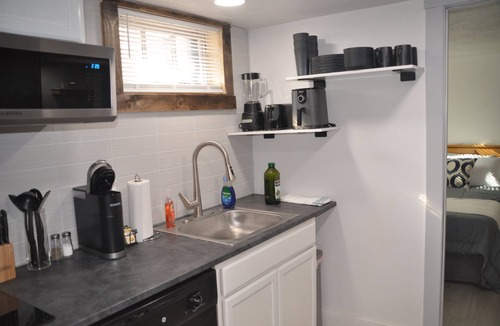 Pocatello Apartment | Charming 2-bedroom apartment in quaint Pocatello with AC