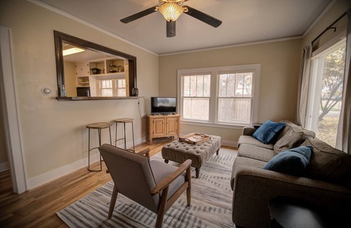 Meridian House | Charming 2-bedroom Cottage in Oldtown Meridian