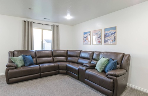 Providence House | Charming 3-bedroom house in beautiful Providence with AC