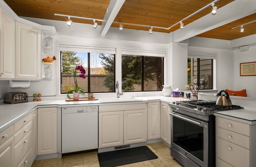 Elkhorn Condo | Charming 4 Bedroom Sun Valley Condo next to Sun Valley Lake