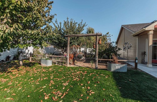 Nampa Cottage | Charming casita getaway with private hot tub in welcoming Nampa.