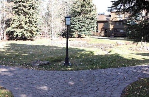 Elkhorn Condo | Charming condo w/full kitchen, washer/dryer - close to ski slopes