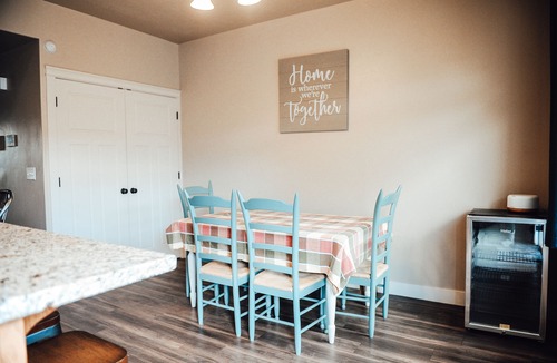 North Logan House | Charming Home North Logan 3BD/2.5BA Sleeps 6